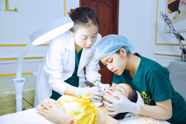 spa trị mụn hàng đầu