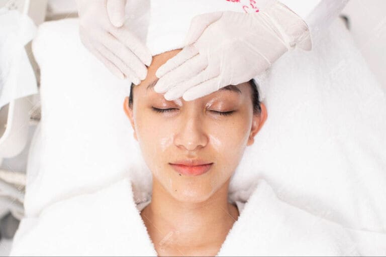 đi spa trị mụn có hết không