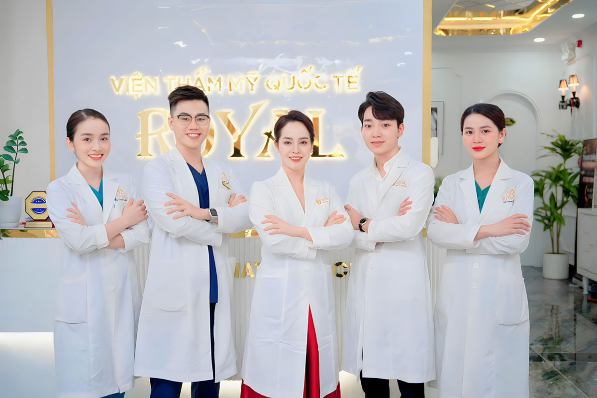 Đội ngũ chuyên gia tại Viện Thẩm Mỹ Quốc Tế Royal