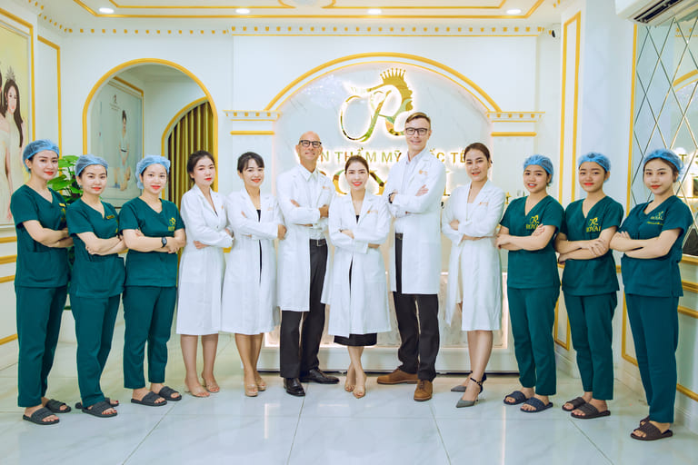 nên nặn mụn bao lâu 1 lần