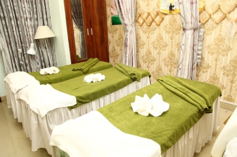 nặn mụn quận 6 tại Lyna Spa