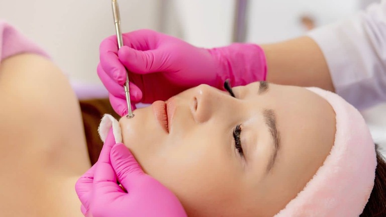 spa trị mụn tân phú uy tín