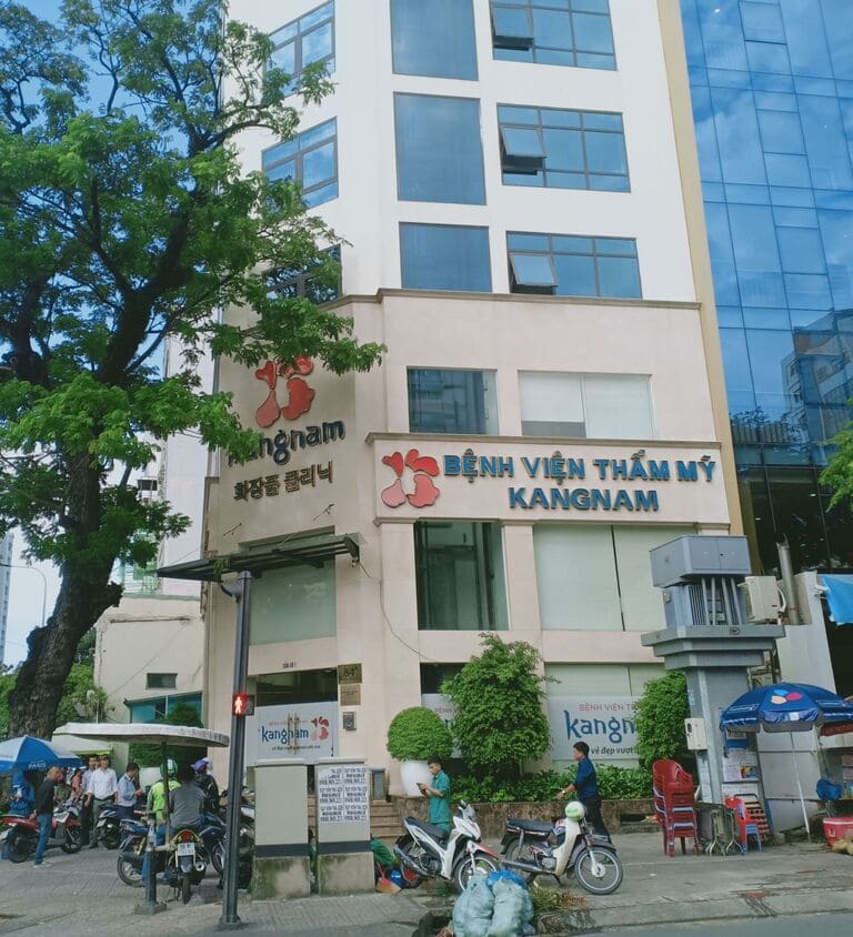 trị thâm mụn ở spa nào tốt