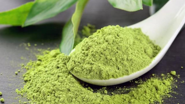 cách trị mụn bằng bột trà xanh 