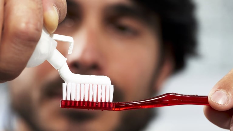 Cách trị mụn bằng kem đánh răng hiệu quả