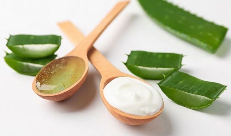 đắp nha đam sau khi nặn mụn