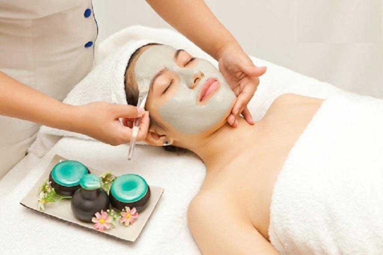 Quy trình nặn mụn chuẩn y khoa tại spa