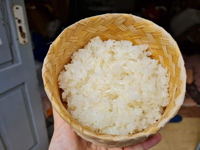 bị mụn không nên ăn gì