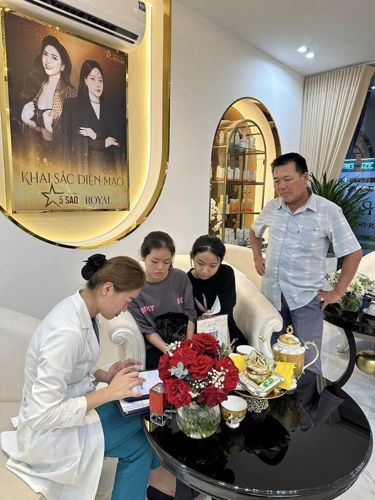 nặn mụn quận 8 tốt nhất