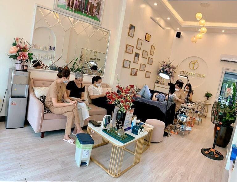 spa nặn mụn tốt