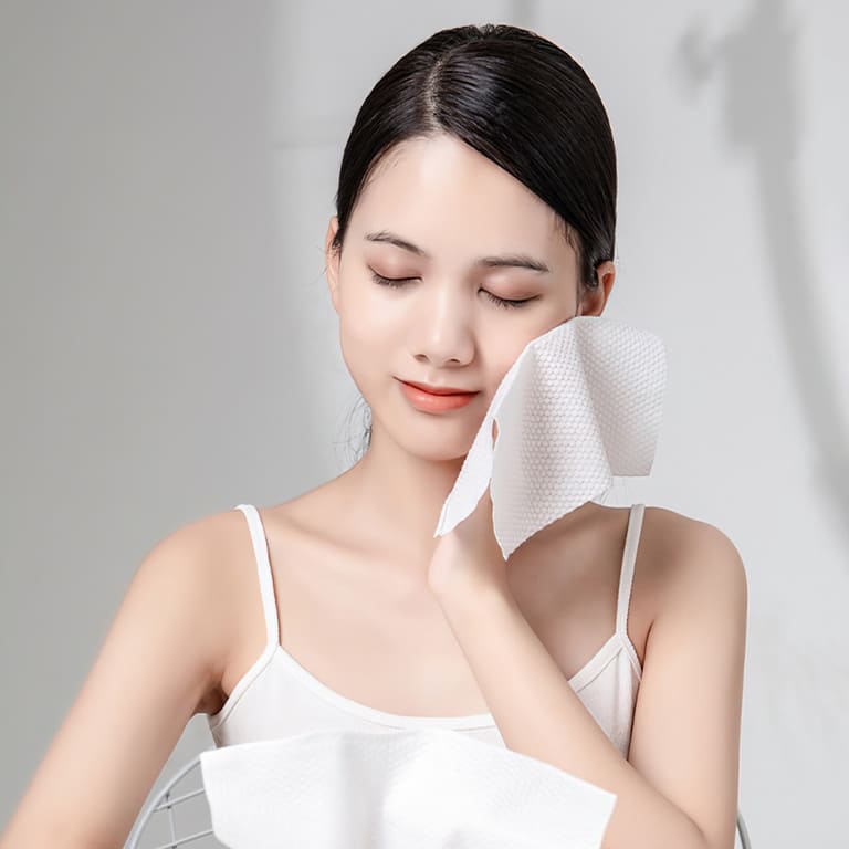 sau khi nặn mụn có nên bôi kem nghệ